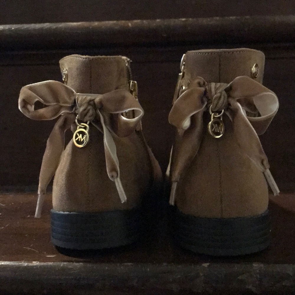 Shoes - Picture 2 of 2
